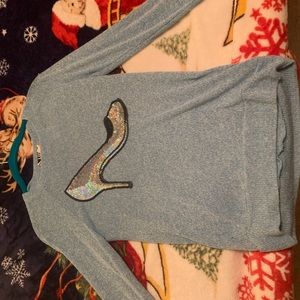 Blue sweater with “high heel”